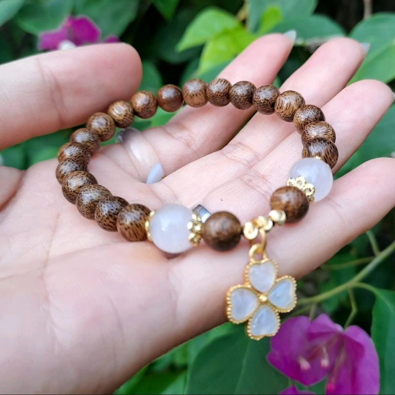 Trầm hương 6 ly mix charm Cỏ 4 lá theo Mệnh 1
