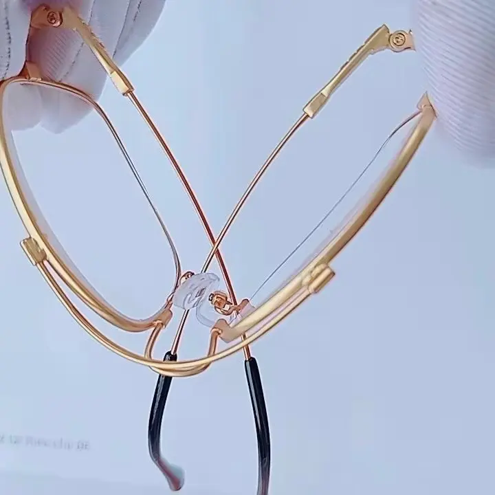 Kính Lão Gọng Dẻo Titan Tròng Thủy Tinh Chống Trầy Xước - Mắt Kính