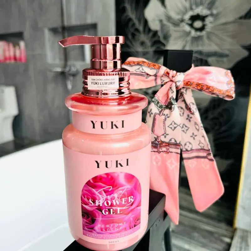 Sữa Tắm Dưỡng Trắng Yuki Luxury 500ml 1
