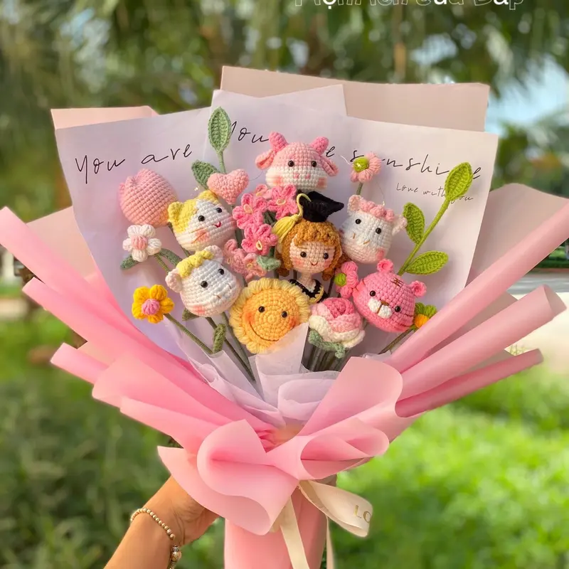 Bó hoa tốt nghiệp bằng len handmade, hoa cử nhân 8