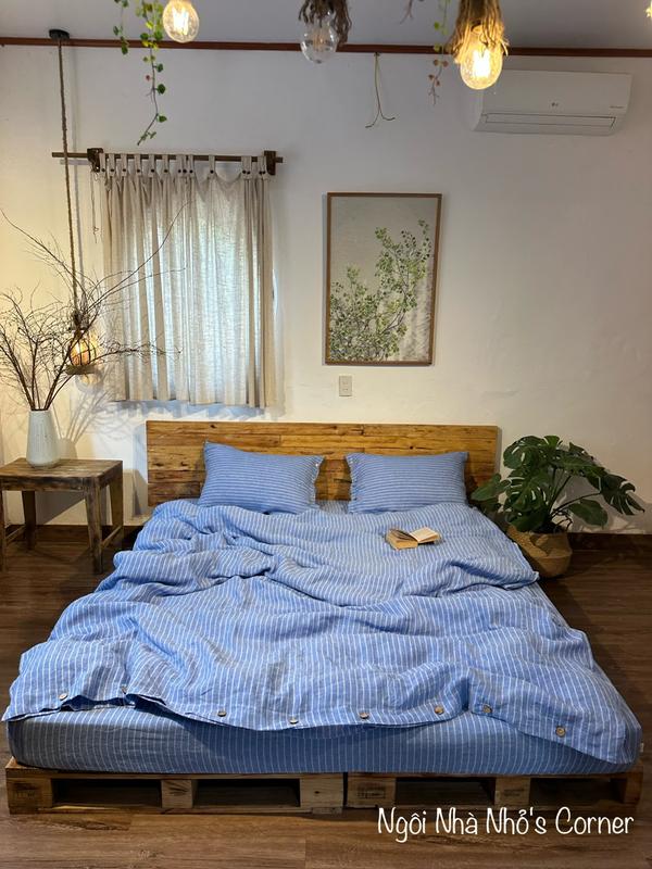 Vỏ Chăn Linen Tưng Premium màu sọc xanh trắng mềm mại thông thoáng bồng bềnh màu xinh tươi lắm ạ! chăn Nối vải . Kích thước 2mx2m35.