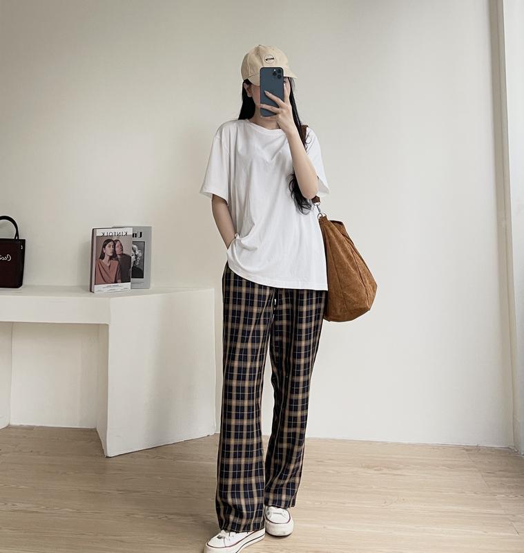 Quần vải kẻ caro ống suông cạp chun Miho house