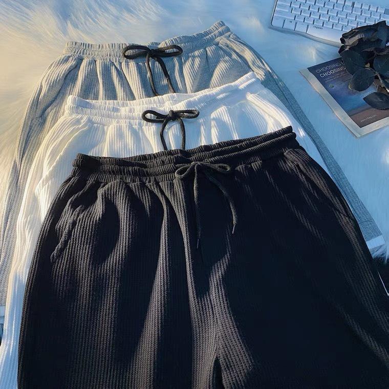 Quần đùi nam nữ có phối LAYER là điềm nhấn chất tổ ong thoáng mát Menswear Ô 3