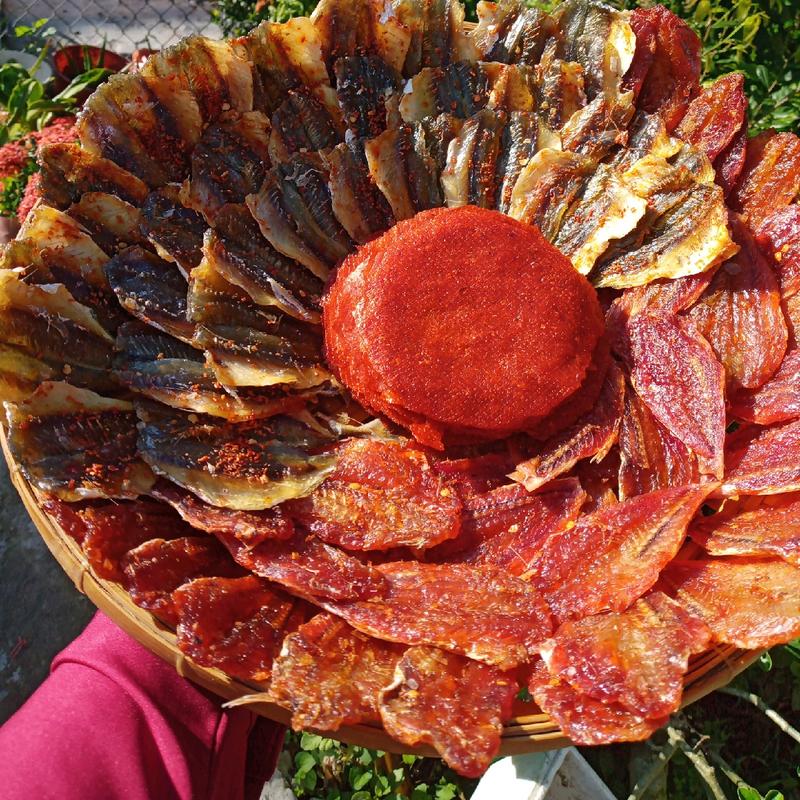 1 kg túi Food Combo 3 Loại Khô Vị Mặn Ngọt Vừa Ăn Khô Cá Phèn Đõ Kho Cá Chi vàng tâm ot Khô Cá Thu đo Tuổi Thơ Mỗi Loại Hơn 300gam