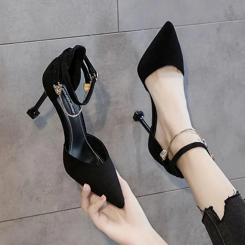 Giày cao gót thanh lịch sành điệu, giày cao gót mũi nhọn, phong cách Pháp mới, cô gái Joker, người nổi tiếng trên Internet, cắt nông, bơm ren mũi nhọn, mùa xuân và mùa hè Shoes