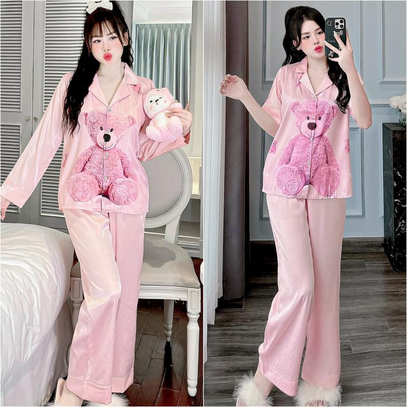 Bộ đồ ngủ JUSOKA pijama lụa gấm xước ánh kim in họa tiết 3D GẤU BÔNG HỒNG dễ thương