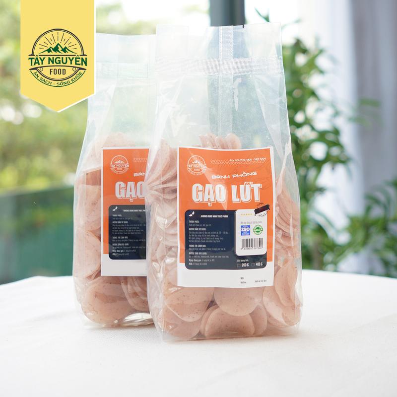 Combo 1 bịch Bánh phồng rau củ 400g và 1 bịch Bánh phồng gạo lứt 400g Tây Nguyên Food - Việt Nam