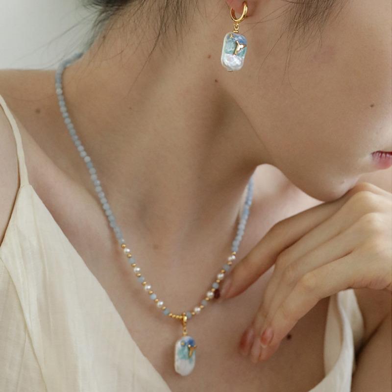 Product Introduction of Baby Costume Jewelry Oil painting style Baroque pearl pendant necklace, new Chinese style earrings, light luxury, niche, antique style collarbone chain, round pearl chain 4