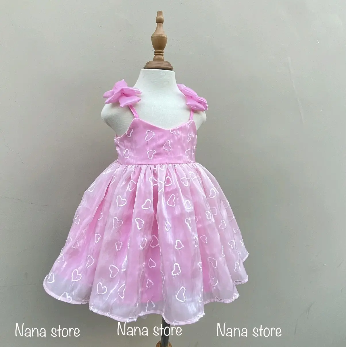 váy tim hồng nơ