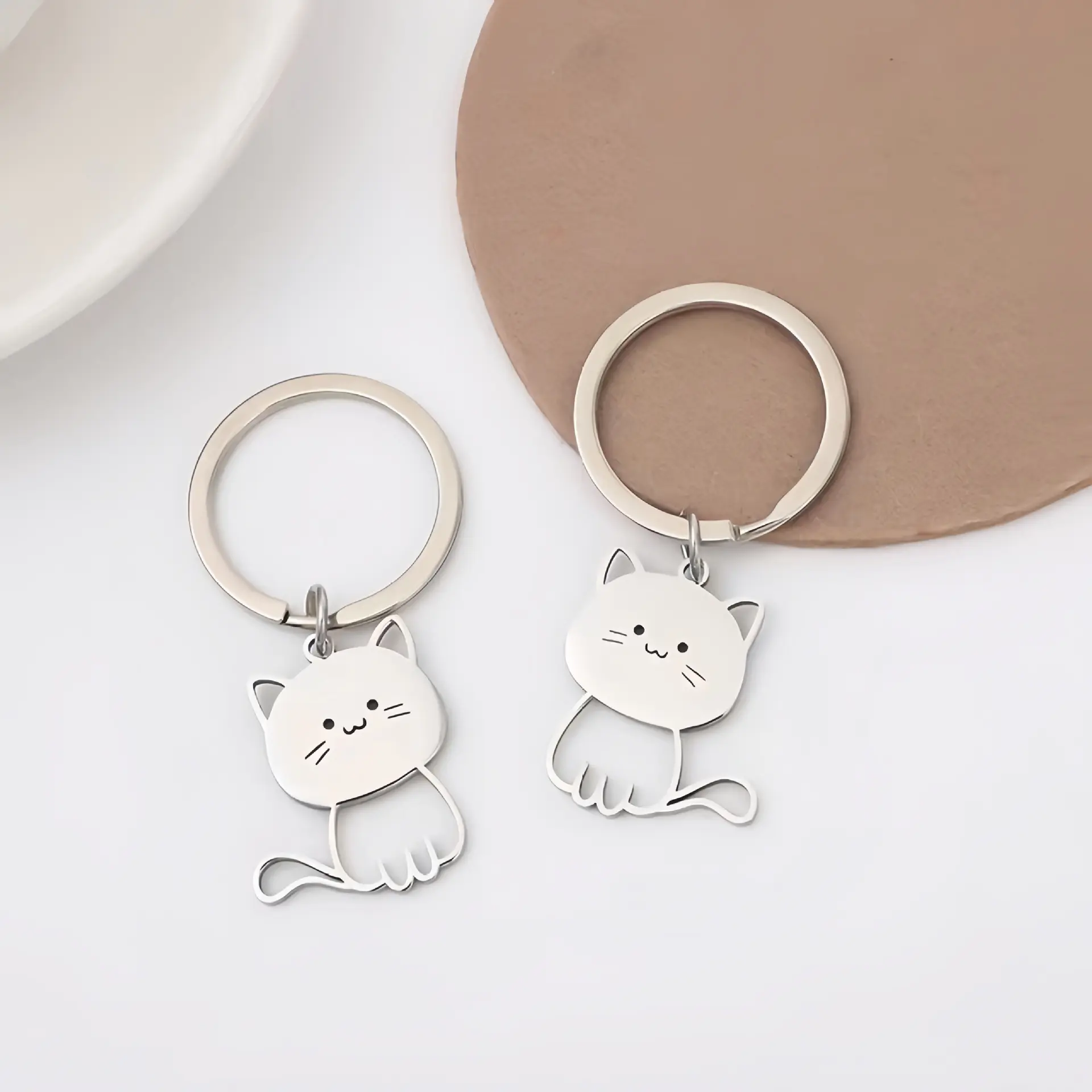 Creative Japanese Anime Style Cat Fish Stainless Steel Keychain Cute Cartoon Hanging Decoration Couple Key Chains Bag Pendant