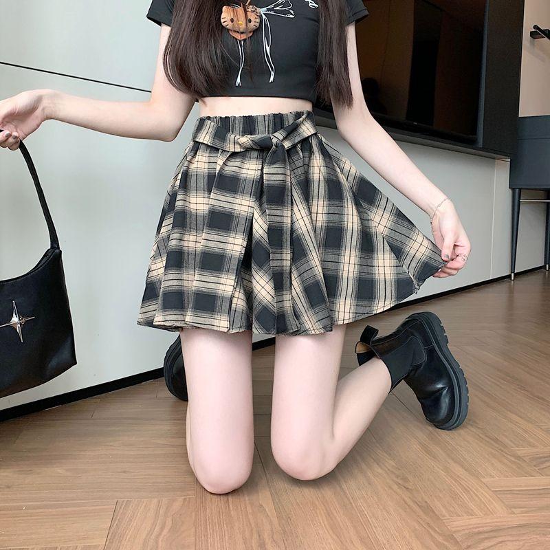 Product Introduction of Irregular Retro Plaid Skirt for Women, Summer Versatile Slimming Anti-Exposure American Style Hot Girl A-Line Pleated Short Skirt 10