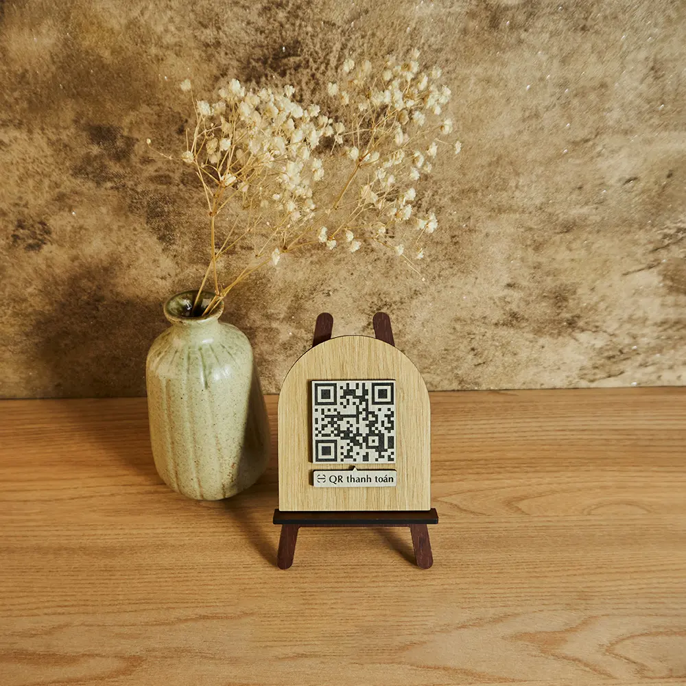 Bảng QR Code để bàn chất liệu gỗ cắt khắc laser nội dung thay đổi theo yêu cầu