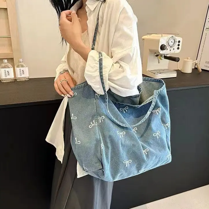 Beg Ikatan bentuk rama-rama Satu Bahu, Bahan Denim, Kapasiti Besar, Ketibaan Baru, Sesuai untuk Ulang-alik dan Pakaian Kasual, Serba guna, Fesyen, Tote, 2024 Bags Totebag Wanita