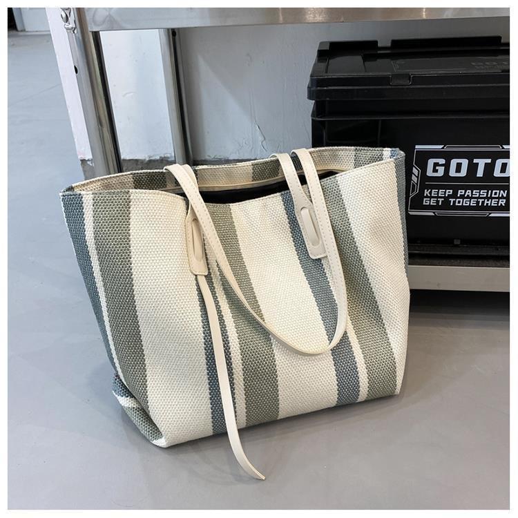 Product Introduction of Túi Vải Bố, Dung Lượng Lớn, Dành Cho Nữ, Túi Tote Thời Trang Người Nổi Tiếng Trên Internet Phổ Biến Mới 2024, Thích Hợp Đi Làm Và Đi Làm, Túi Đeo Vai Lớn 20