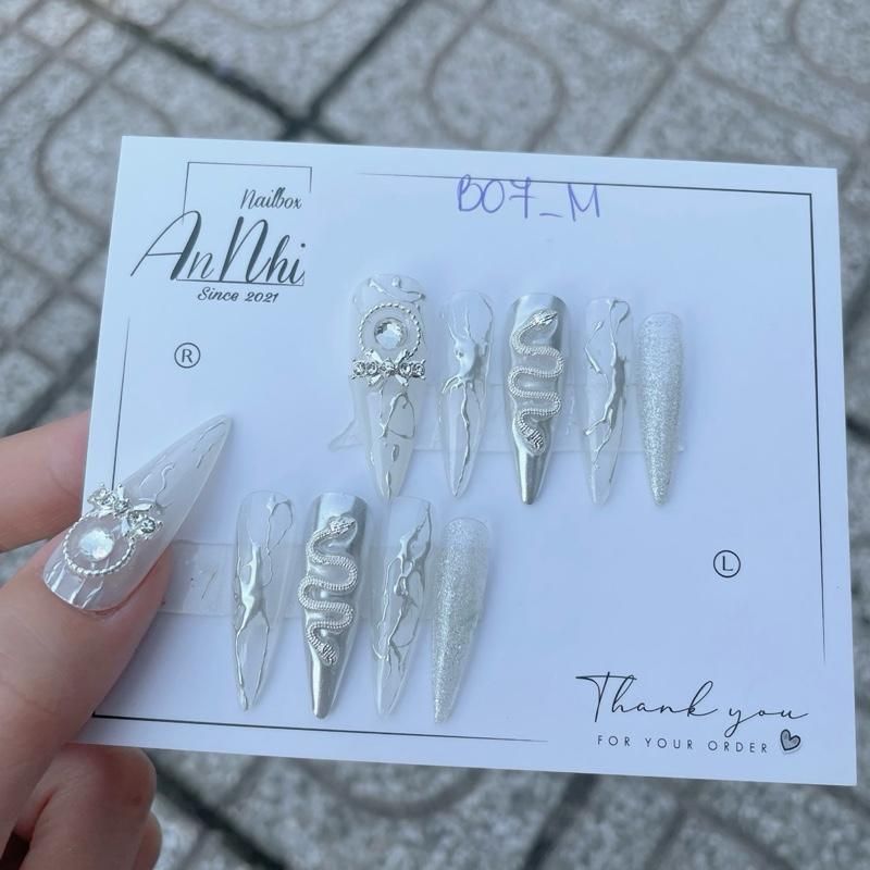 Nailbox thiết kế mã B07 sơn gel trong nhũ flash vẽ nổi tráng gương ánh trắng siêu sáng đính charm cá tính Women Nữ