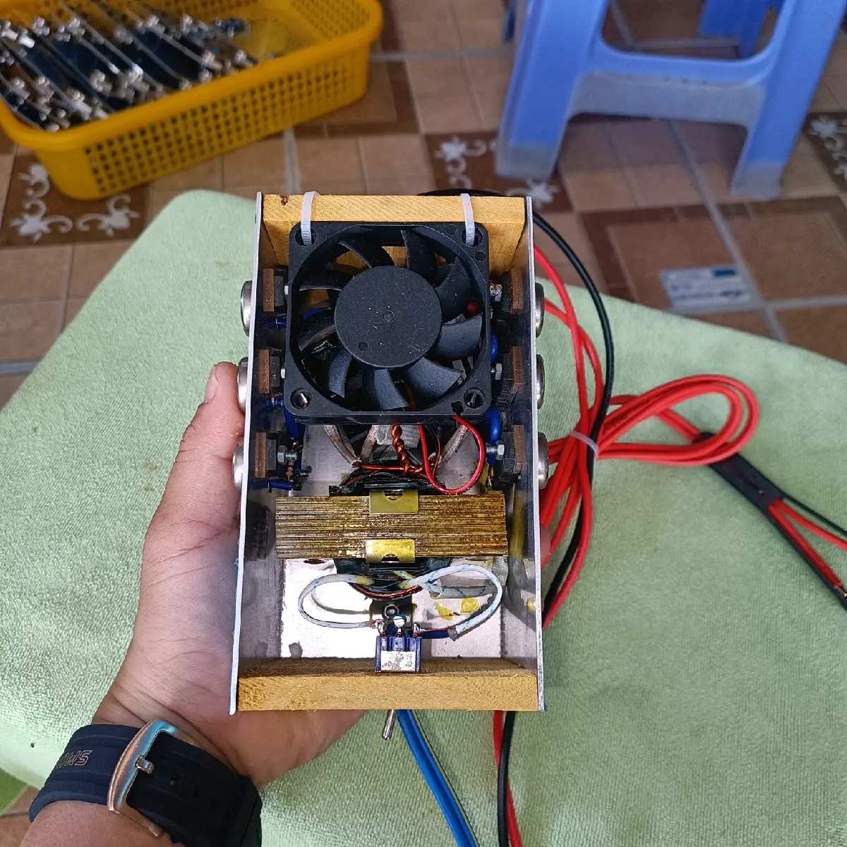 Máy tạo dòng Câu cá 6 sò 6 D hoạt động đi bộ 2 vợt nước ngọt phèn sâu 1.5m sử dụng nguồn điện 12v bảo hành 1 năm