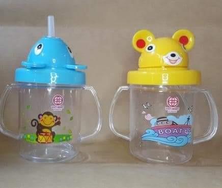 Bình tập hút cho bé hình siêu yêu