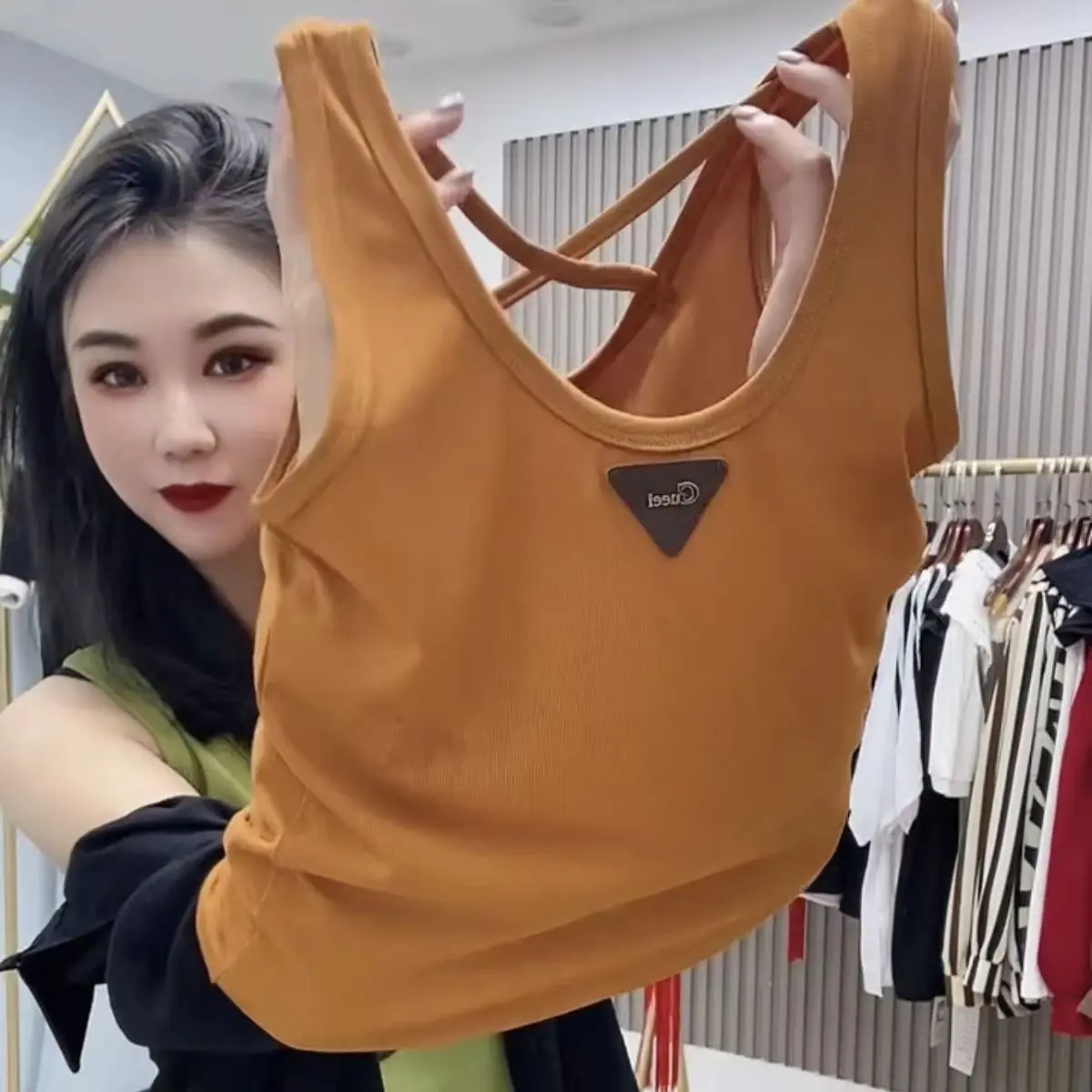 Áo Vest Ngoại Cỡ, Không Tay, Không Tay, Vẻ Ngoài Sọc Chìm, Vẻ Ngoài Bên Trong Áo Yếm, Có Đánh Dấu Tam Giác Kim Loại, Thích Hợp Mặc Ngoài Trời, Có Thể Mặc Làm Lớp Cơ Sở, 1 / 2 Nữ Top