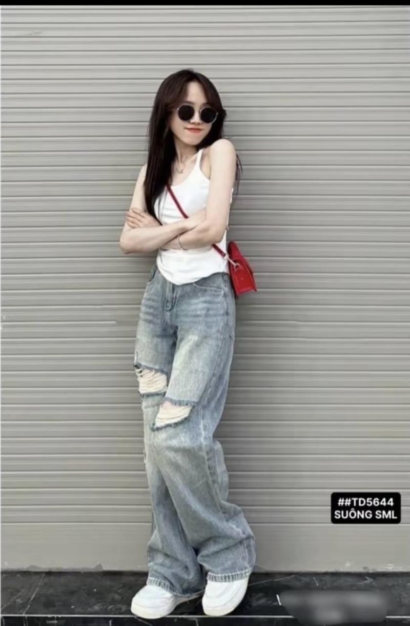 Product Introduction of Quần Jean Nữ Ống Rộng Lưng Cao Nâng Mông Rách Gối S-5644 - Chất liệu bò xanh bạc , không nhăn, che khuyết điểm và tôn lên vòng 3 - Ong, Women 15