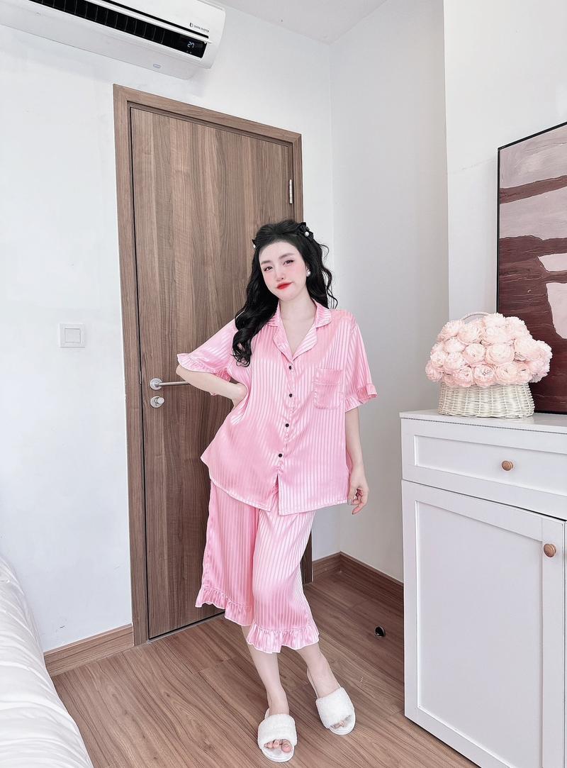 Product Introduction of Đồ Bộ Lụa Xước Bigsize Chất Mát - Tay ngắn quần lửng M2 56