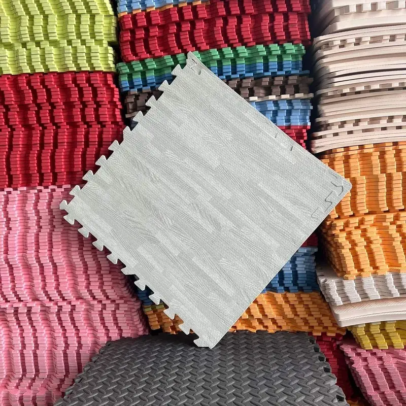 Xốp lót sàn  vân gỗ size 60x60x1cm, không mùi hôi, dễ vệ sinh 5