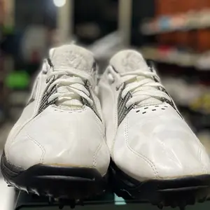 Sepatu Golf CALLAWAY XTT HOT GOLF SHOES size 44.5  insole 29 made in China Pria
