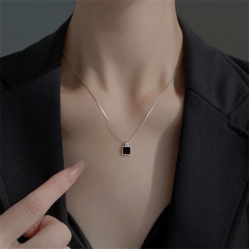  Vòng Cổ Mặt Dây Chuyền Mặt Vuông Màu Đen Hàng Mới Về Giá Cả Phải Chăng Phụ Kiện Sang Trọng Dây Chuyền Vòng Cổ 