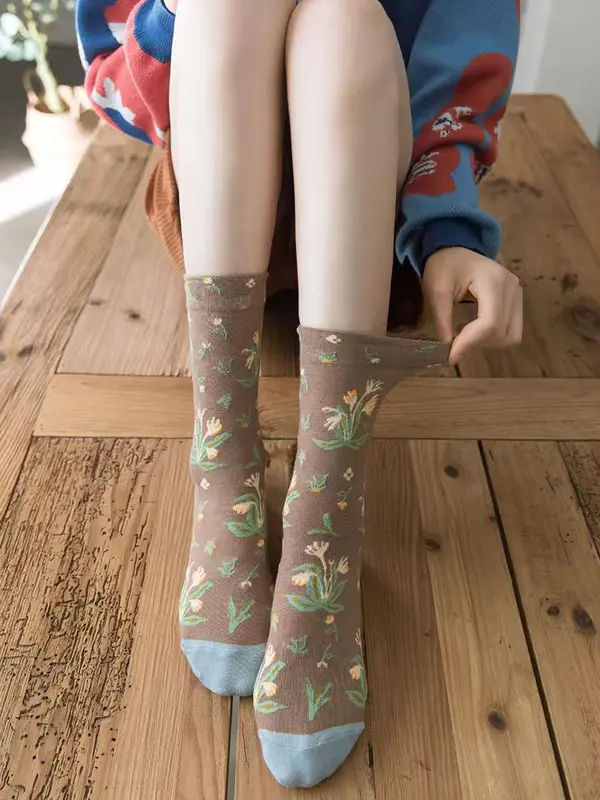Women's 4 Pairs Animal & Floral Print Crew Socks, Casual Fashion Street Comfy Socks For Daily Vacation Party, Women's Socks For All Seasons 6