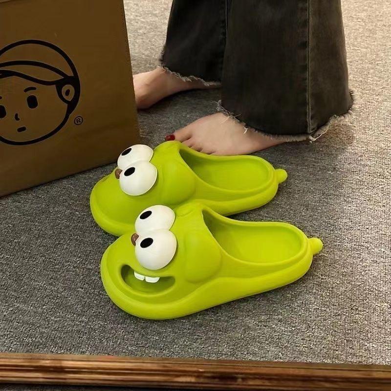 Product Introduction of 2025 New Eye Slippers Closed Toe Summer Cartoon Outdoor Indoor Home Bathroom Non-Slip Clogs for Going Out 3