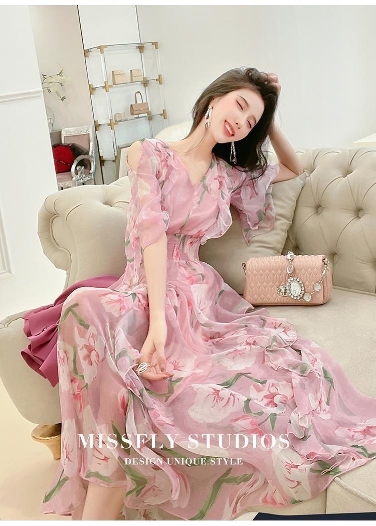 Product Introduction of Váy Voan, Shi Tong Tùy Chỉnh, Ngọt Ngào Và Thanh Lịch, Bộ Sưu Tập Mùa Xuân Và Mùa Hè 2022, Hàng Mới Về, Dành Cho Nữ, In Hình, Cổ Chữ V, Váy Dài Trung Bình Có Khóa Women Dress Màu Hồng 11