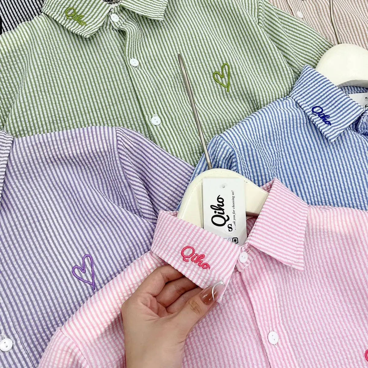 [A19] Áo sơ mi nữ Qiho kẻ sọc SM cộc tay Women Top | BigBuy360 - bigbuy360.vn