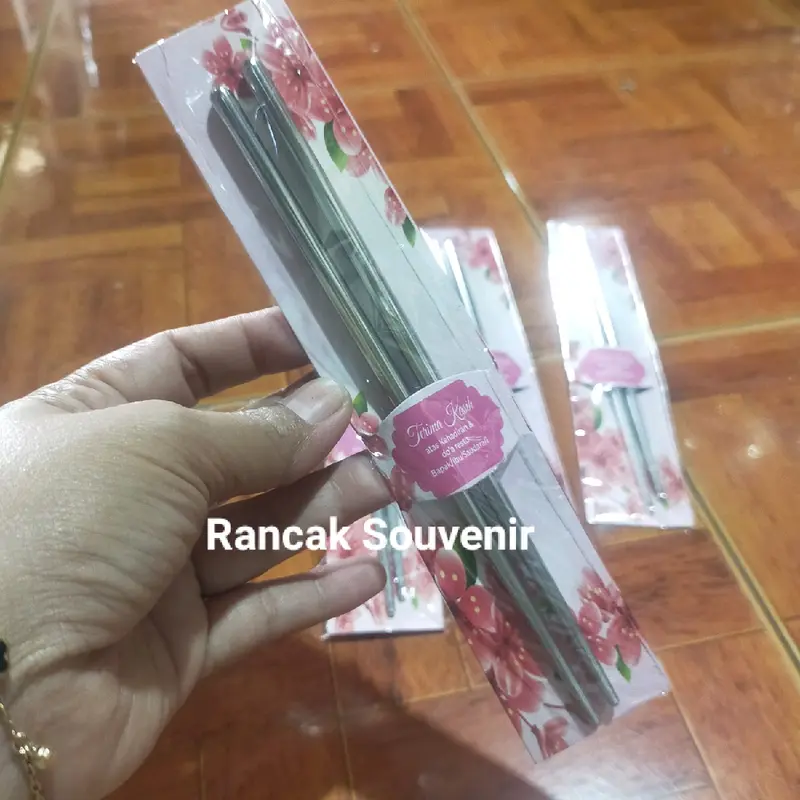 Isi 100 Pcs Souvenir Sumpit Stenlisst Kemasan Alas Shabby Cantik Unik Souvenir Murah Bermanfaat Souvenir Pernikahan Khitanan Ulang Tahun Souvenir Stenlis 1