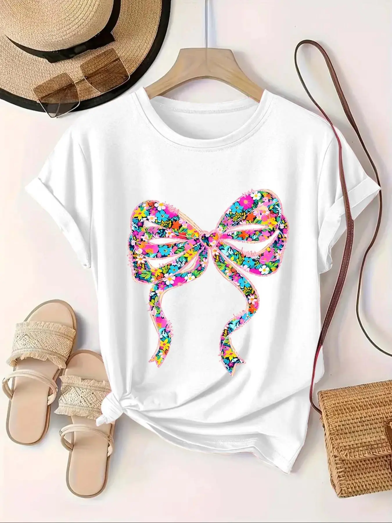 【Plus Size】 Floral & Bow Print Round Neck Tee, Fashion Casual Crew Neck Short Sleeve T-shirt for Daily Outdoor Wear, Women Plus Clothing for All Seasons, Top