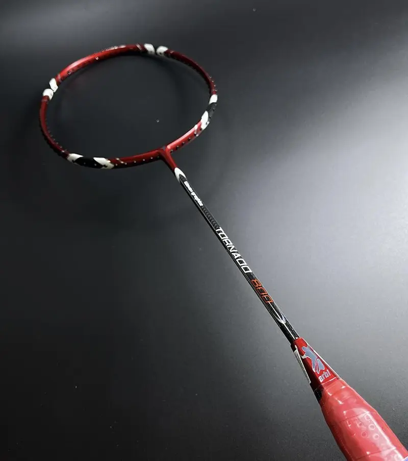 Vợt cầu lông Tornado 800 căng sẵn 11kg, tặng kèm 1 cuốn cán Sport Cán Vợt