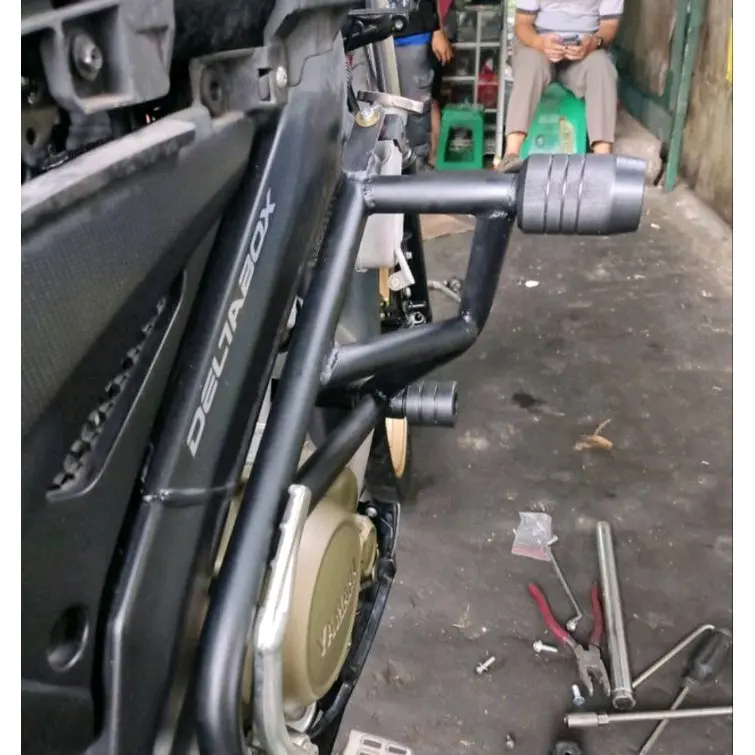 Crashbar Tubular Old New VIXION R Plus Jalu Slider Agna Full Hitam 2