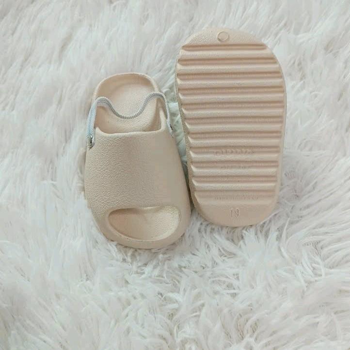 dép bánh mì trẻ em có quai size từ 19-22 hàng DUWA chất liệu EVA siêu nhẹ 2