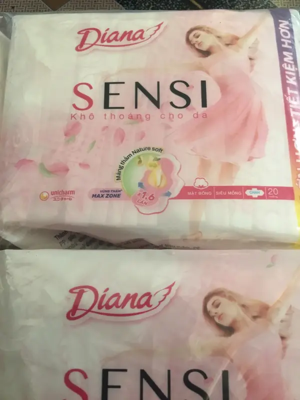 [Gói Lớn 20 Miếng 23cm) - Combo 4 Gói Diana Sensi Khô Thoáng Cho Da 20 Miếng - Diana SenSi Siêu Mỏng Cánh 20 Miếng- Date luôn mới ( Nữ Women) 1