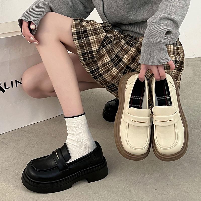 Bốt Nữ Cổ Thấp Đế Răng Của B07 GiàY Shoes