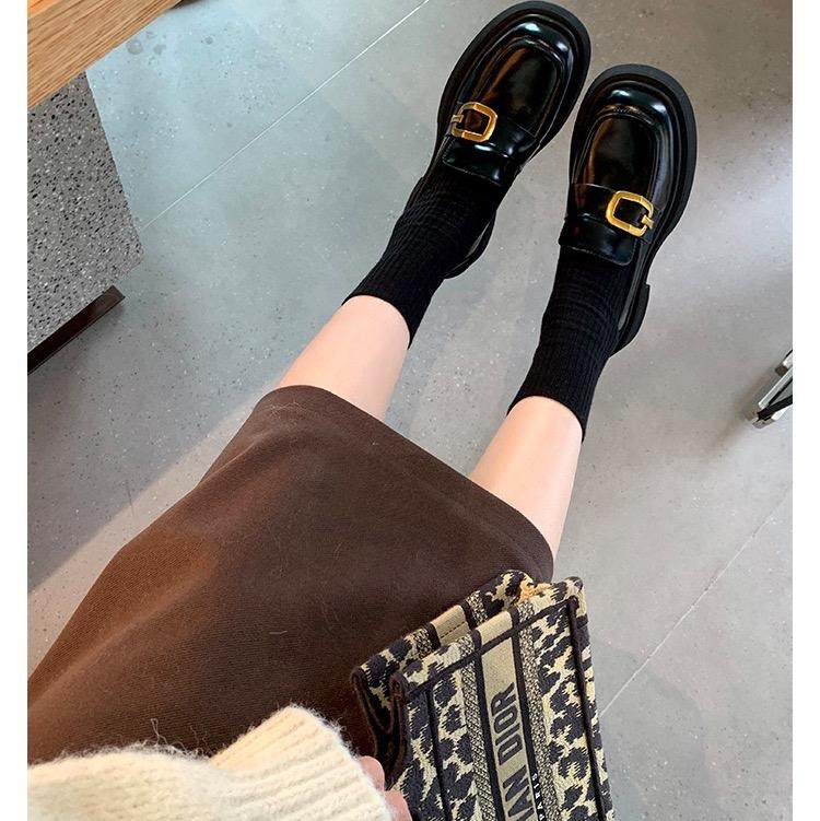 Giày Loafer Nữ Da Bóng Đính Khuy Phong Cách Tối Giản Mũi Vuông Tiger Shoes