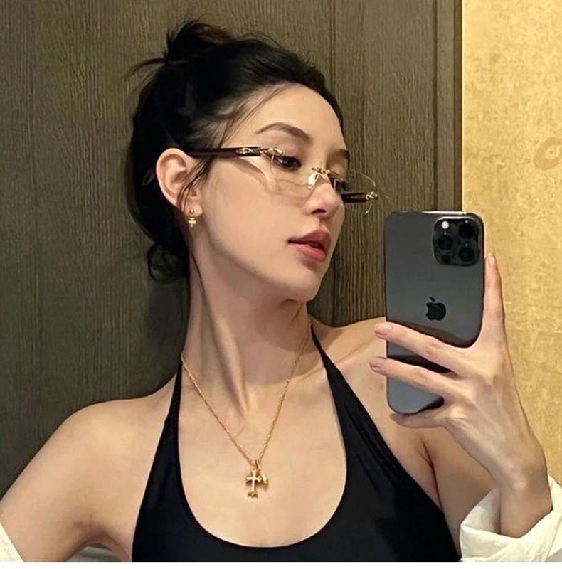 Product Introduction of Y2g Hot Girl - แว่นตาหน้าไม่มีเมคอัพสำหรับผู้หญิง ย้อนยุคยุโรปและอเมริกา ตัดแต่ง ไร้กรอบ ดวงตาที่ไม่มีองศา กรอบแว่นผู้ชาย 2
