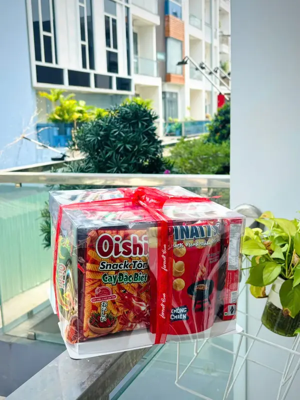 SET QUÀ BÁNH KẸO HỘP MICA MÀU ĐỎ  (Size to 26*26*18) tặng người yêu, bạn bè nhân dịp sinh nhật, giáng sinh, lễ tết, Valentine, lễ tốt nghiệp 3