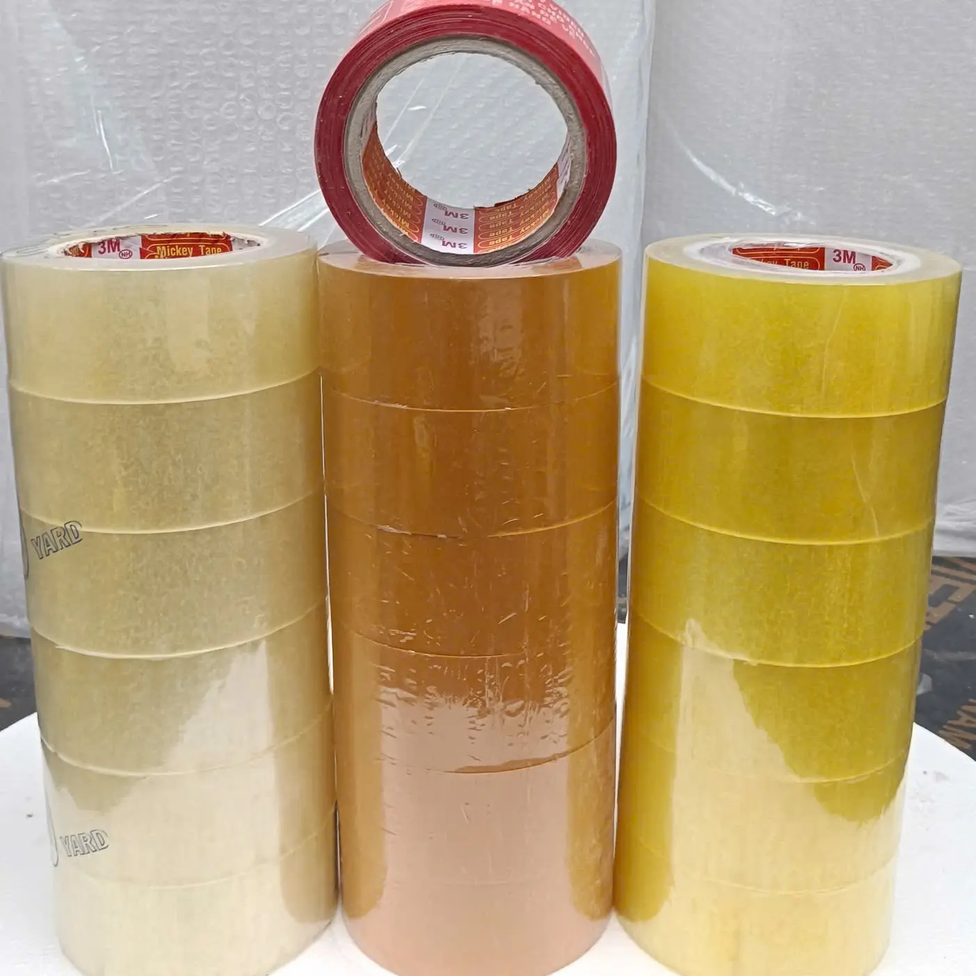ComBo 3 cây 5kg  lõi giấy mỏng có 3 màu lựa chọn trắng , vàng chanh,đục . tặng 1 cuộn dễ vỡ màu đen hoạc đỏ.1 cây gồm 6 cuộn .3 cây 18 cuộn băng  kéo keo  dán băng  cua roll glue washi duga