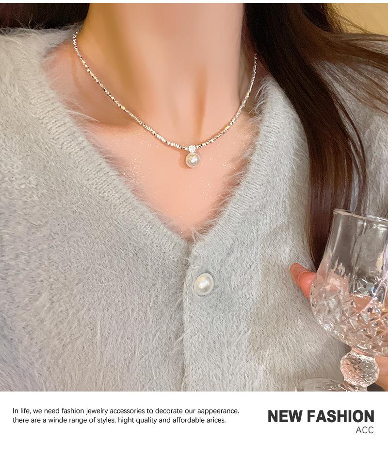 Product Introduction of Light Luxury Minority Design Small Pieces of Silver Pearl Necklace Female Temperament High Sense Clavicle Chain All-Match Super Hot Necklace Accessories 3