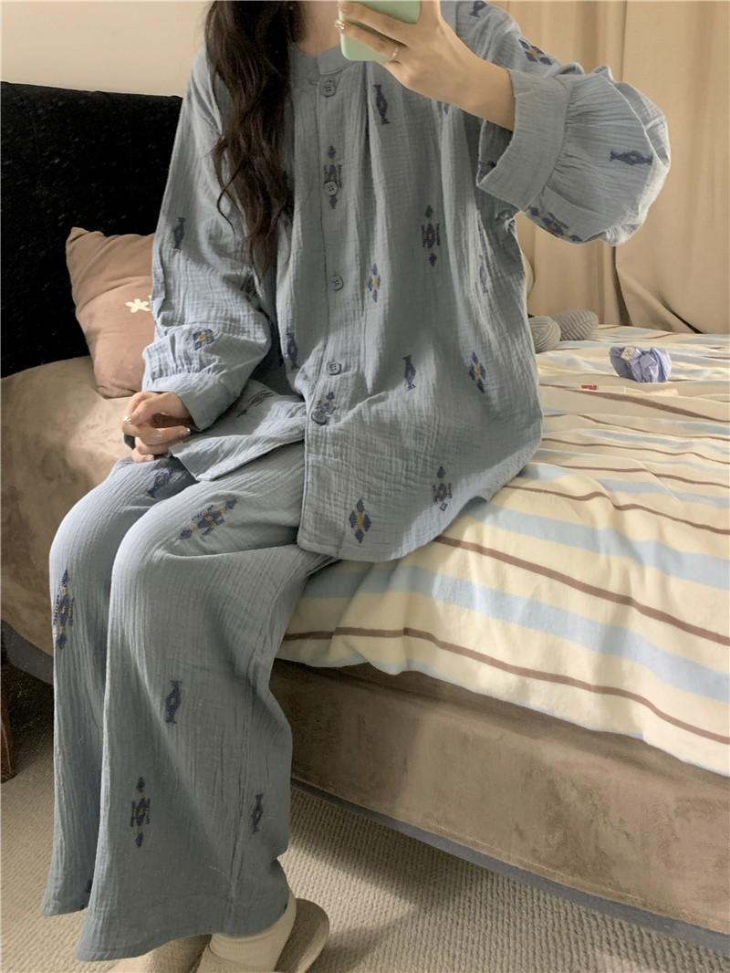 Product Introduction of Bộ Đồ Ngủ Ins Thiết Kế Hình Thoi Màu Xám Và Xanh Dương Ấm Áp Dành Cho Nữ Hàng Mới Về Phong Cách Hàn Quốc Đơn Giản Đồ Mặc Ở Nhà Bộ 2 Món Women Áo Top set đồ che bụng mỡ bigsize 12