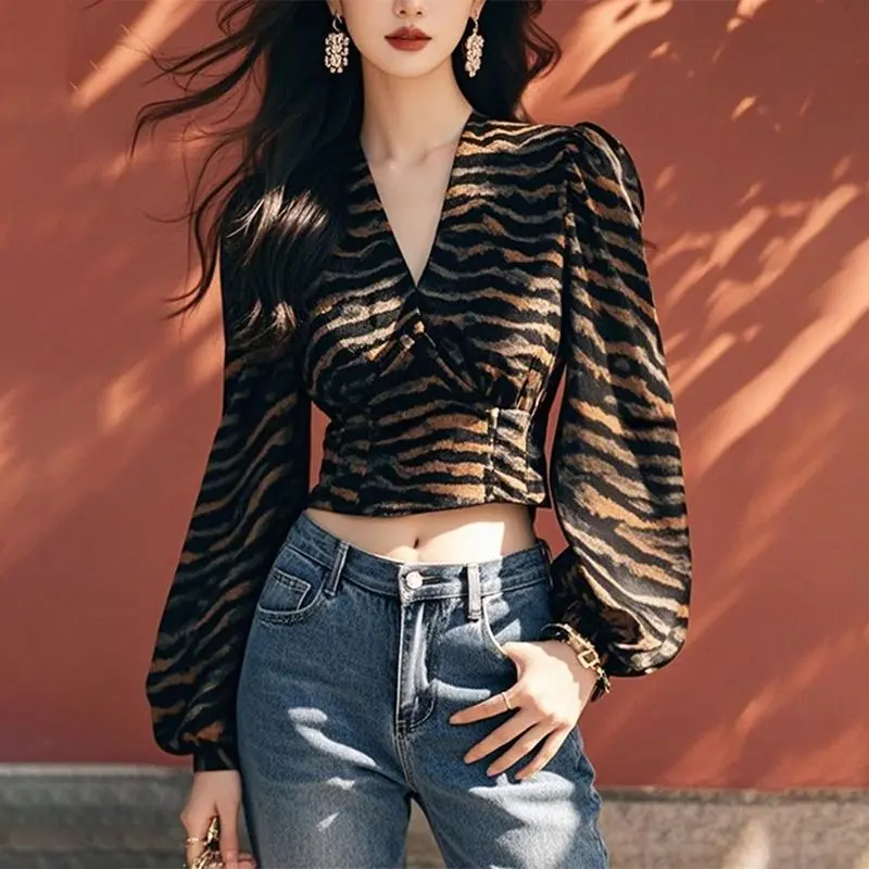 Áo Sơ Mi Nhỏ Sang Trọng Và Đẹp Mắt, Họa Tiết Da Báo, Cổ Chữ V, Dài Tay, Phong Cách Hàng Triệu Phong Cách Ngầu Cao Cấp, Thích Hợp Cho Phụ Nữ, Áo Khoác Đầu Thu 1