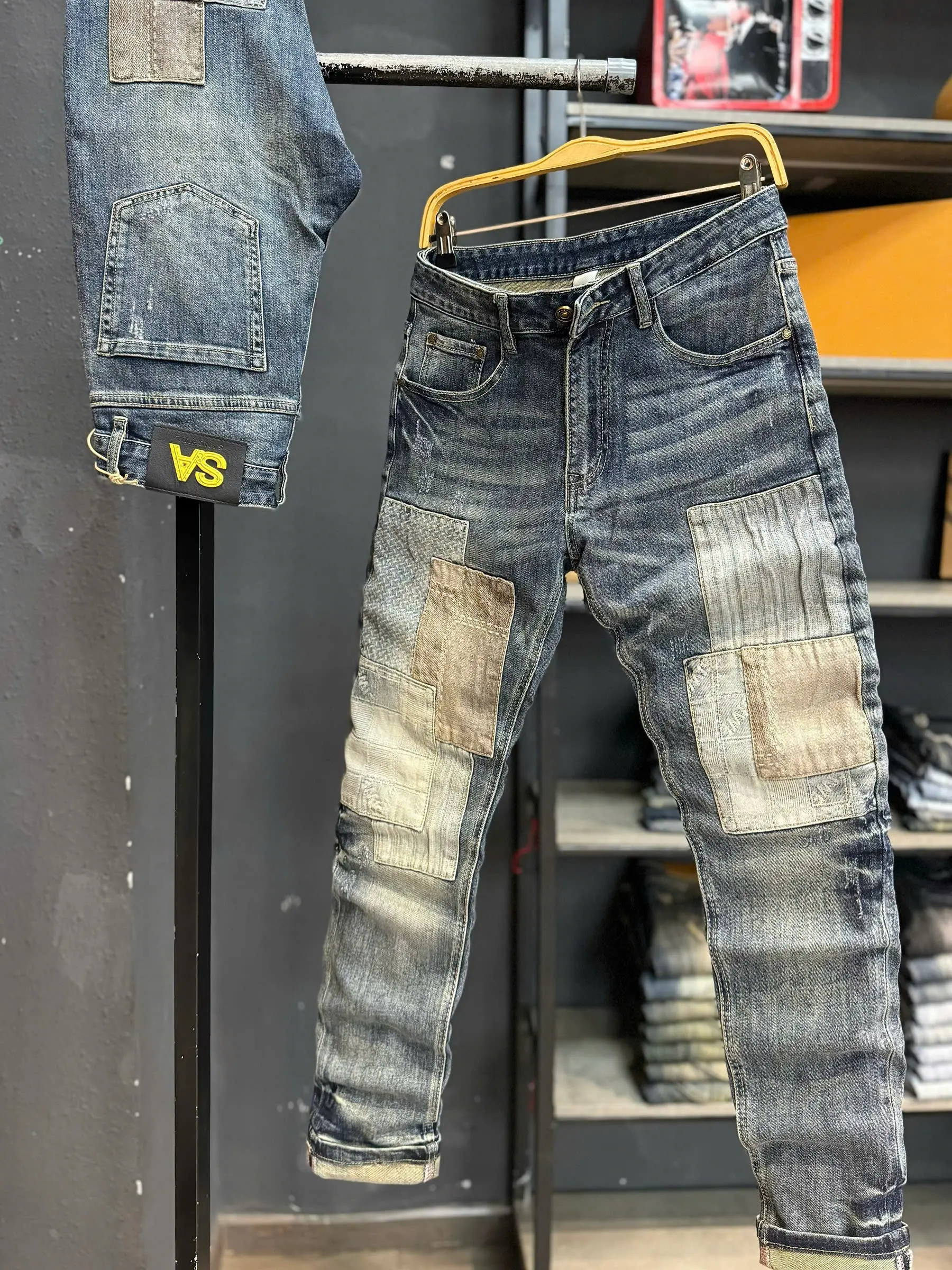 [2 Mẫu Jean Denim Guangzhou TC3027-]  Quần Jeans Nam Dài Màu Xanh Bụi Đắp Vá Ghép-Sáng Sọc Trắng Sơn Màu Đắp Vá Đậm & Nhạt -J3595 -TC-30-28