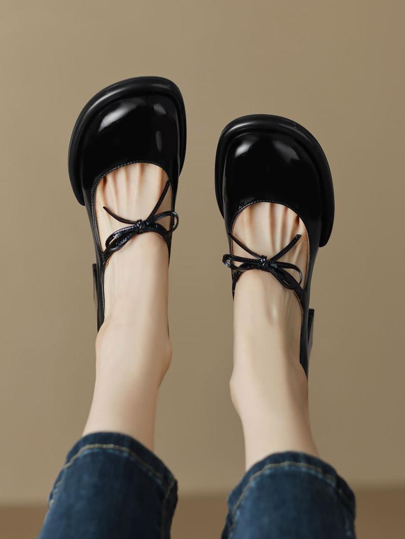 Product Introduction of Vintage Mary Jane Flat Shoes, Square Toe Design with Thick Heels, Anti-Slip Design, Available in Multiple Colors, Gift for Girlfriend. 18