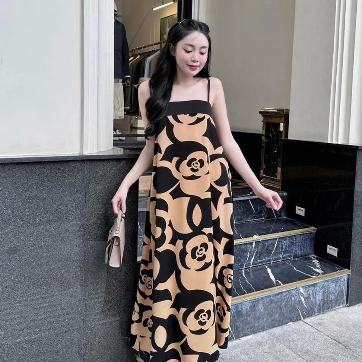 Đầm Yếm Maxi Đi Biển Dáng Suông Dài Hoạ Tiết Hoa Trà Siêu Hot - Chất liệu Mát Thoáng