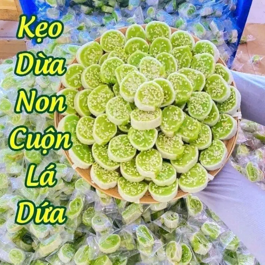 1KG kẹo dừa non cuộn lá dứa đặc sản Bến Tre Candy Ăn Vặt Food Snack