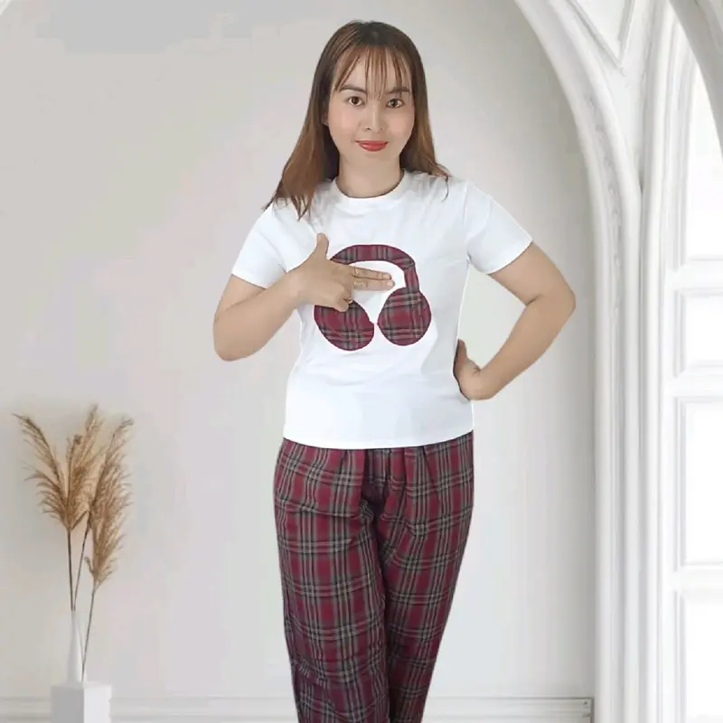 sét bộ thun tăm lạnh thêu+quần suông carô qc size:(45+55)ký Women Top 3